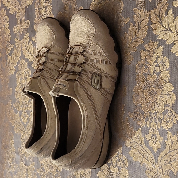 SKECHERS Active Dream Sneakers - Picture 2 of 7